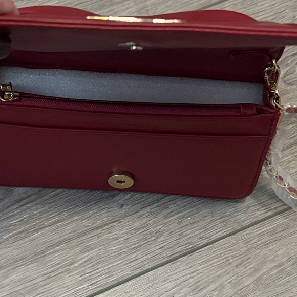 Badgley Mischka Red Crossbody Bag NWT - Picture 6 of 8